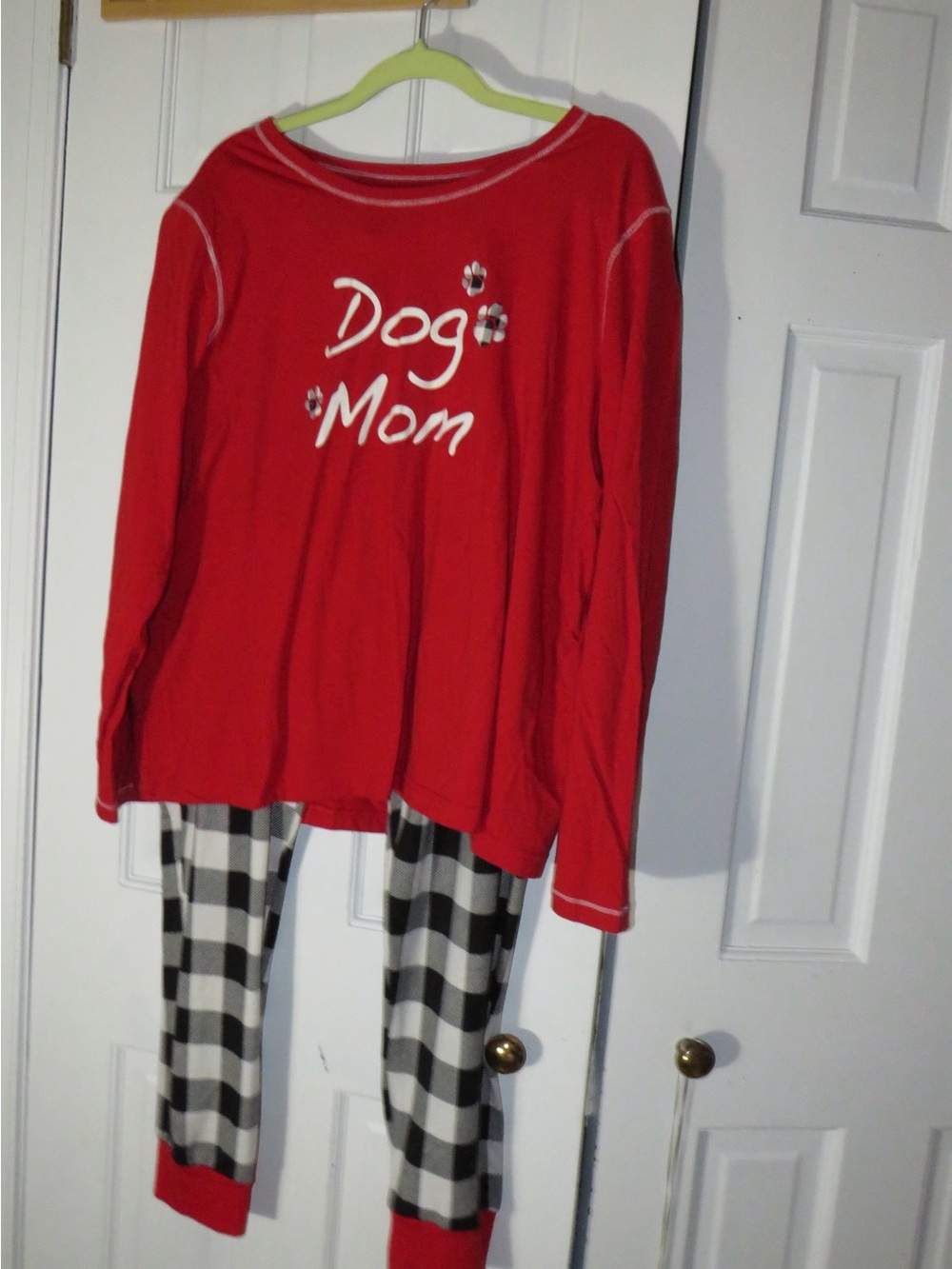 Dog Mom Red Women’s Plus Pajama Set with Buffalo Check Pants